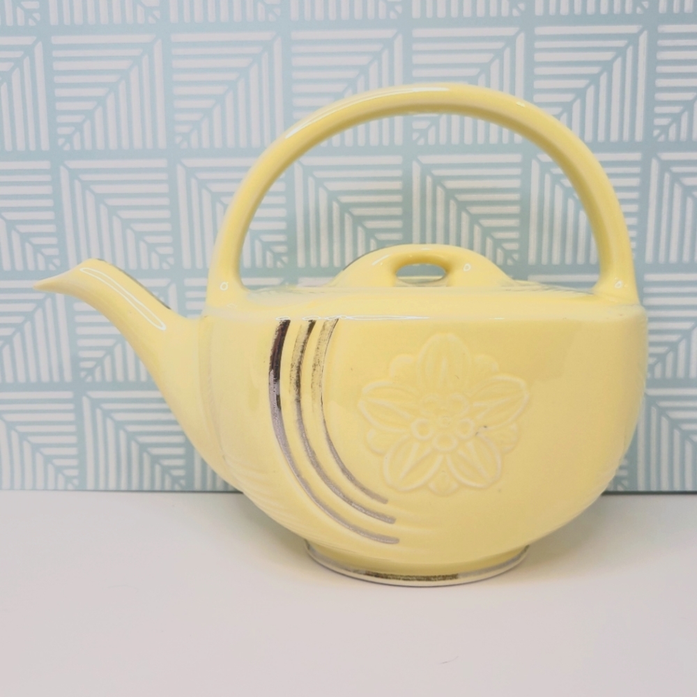 1930s Vintage HALL "Basket" 6 Cup Teapot 0512P - Yellow & Gold -Novelty Art Deco